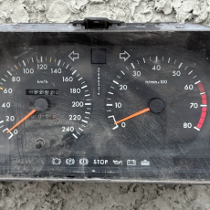 Панель приладів кілометри peugeot 605 1994